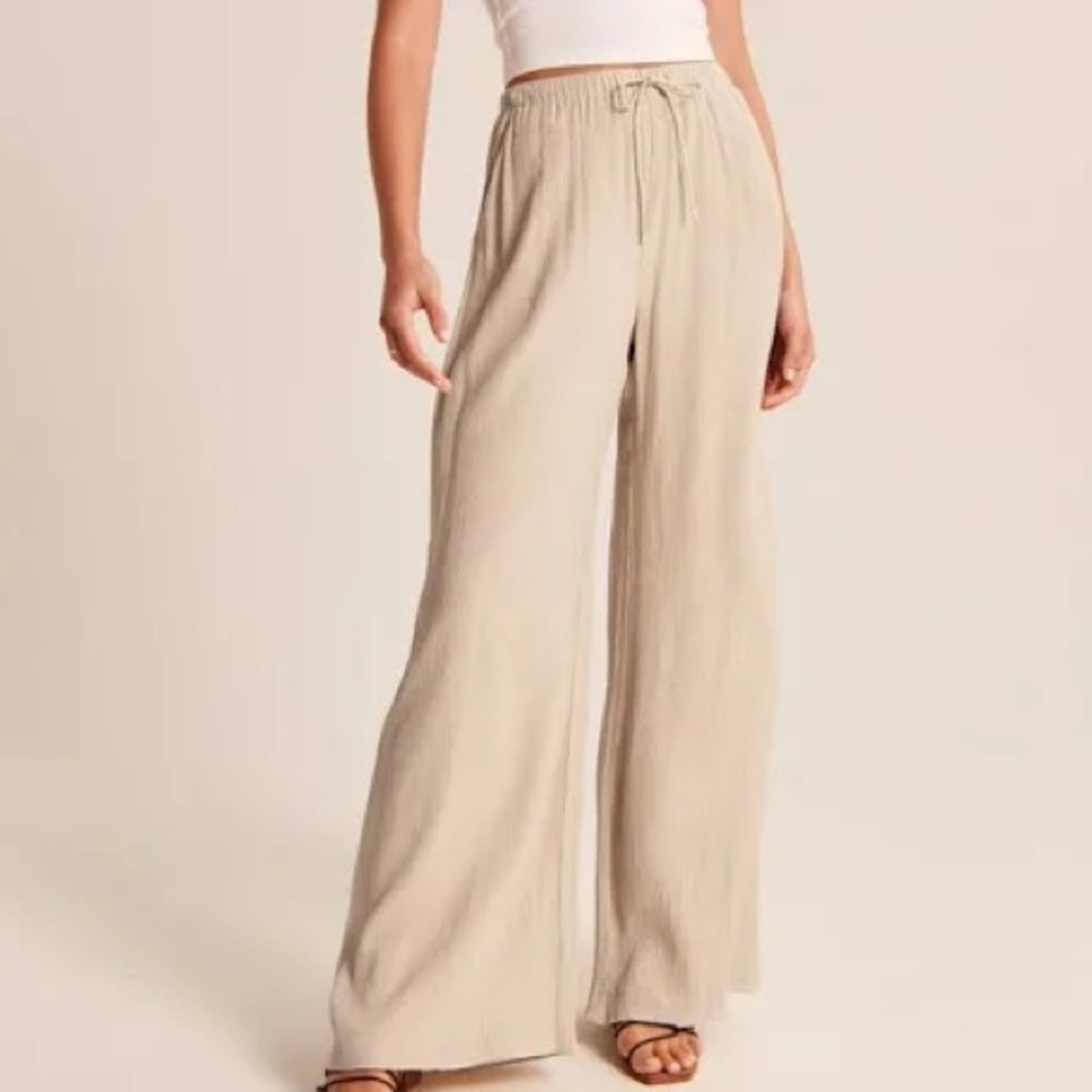 Abercrombie crinkled textured pants